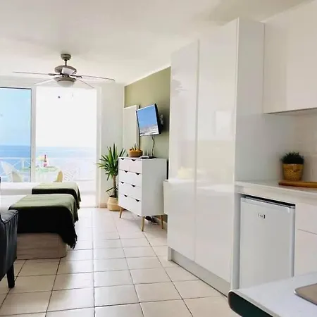 Beautiful 'studio Verde' With Panoramic Sea Views * Puerto del Carmen (Lanzarote)